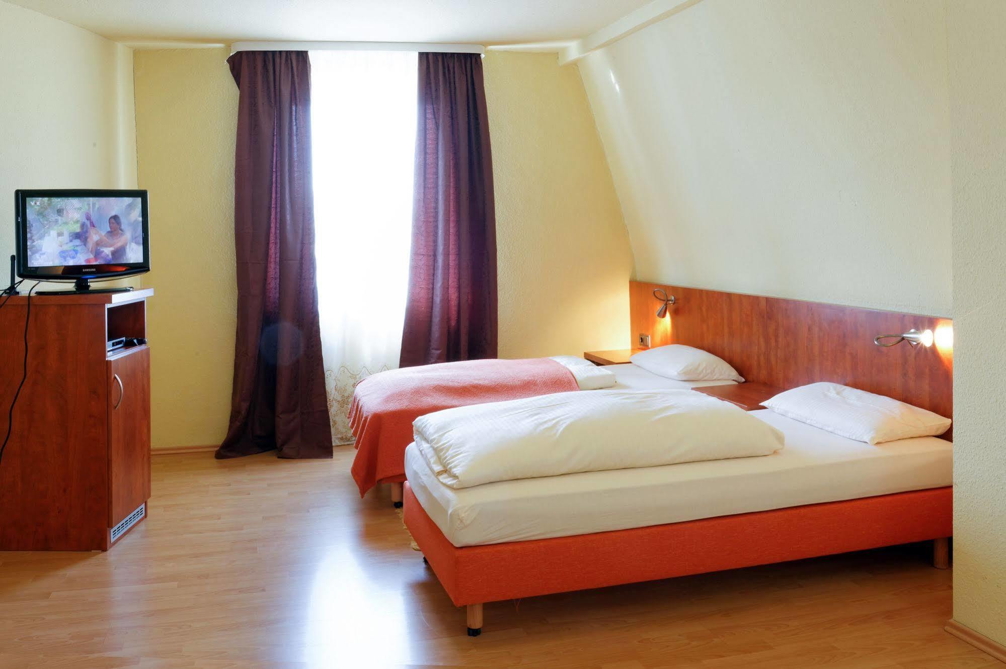 Hotel Alte Fabrik Mettmann Esterno foto